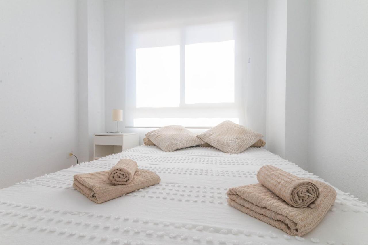 Lovely Apartment Beach Front & Pool 엘 캄펠로 외부 사진