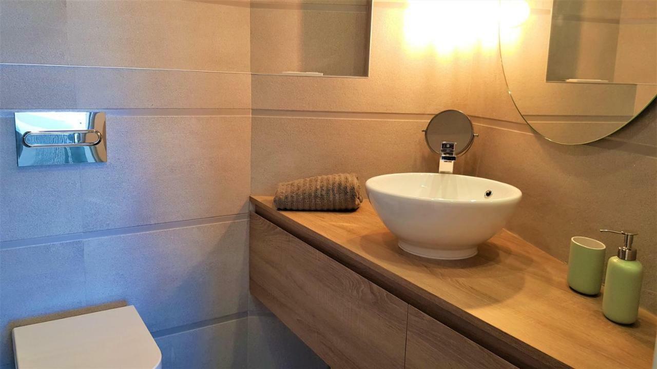 Lovely Apartment Beach Front & Pool 엘 캄펠로 외부 사진